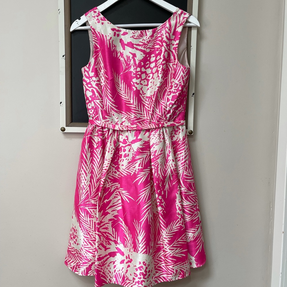 Taylor Sz 2 Fit & Flair Pink & Cream Flower Dress